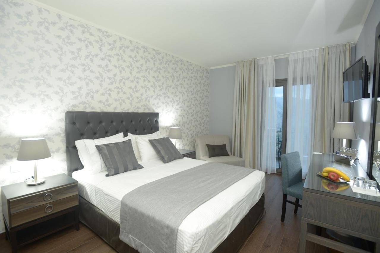 Theasis Hotel 파라미티아 외부 사진